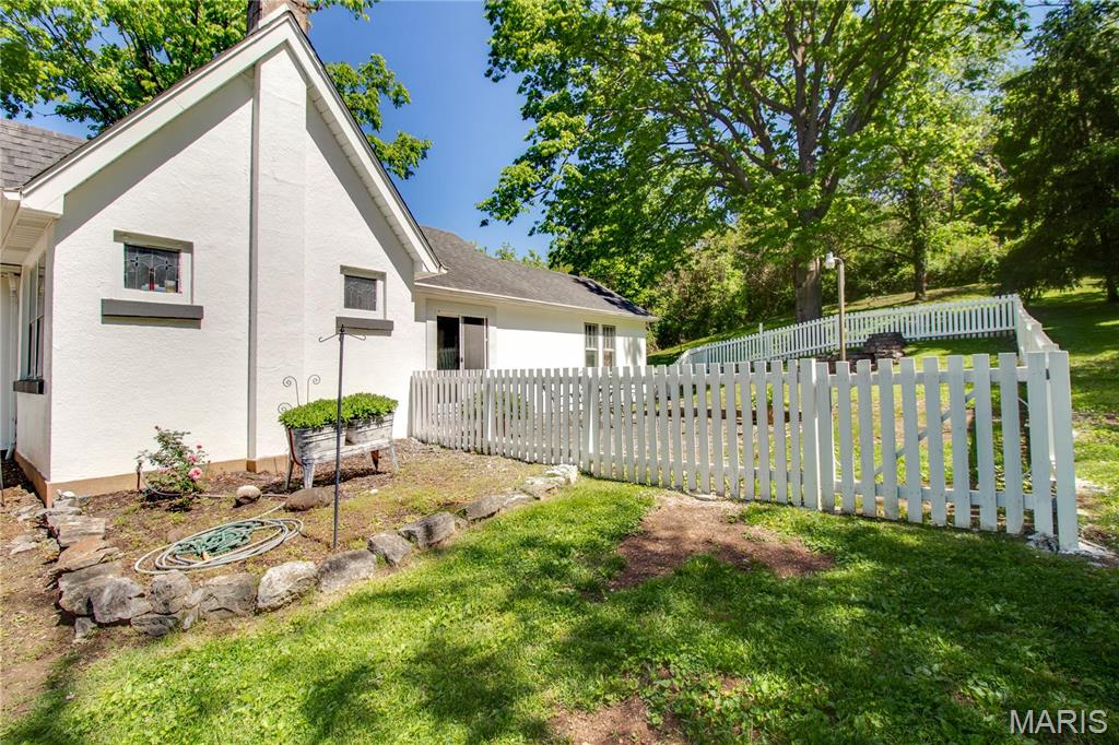 931 Sugarloaf Hill Road, Dupo, IL, 62239-1926
