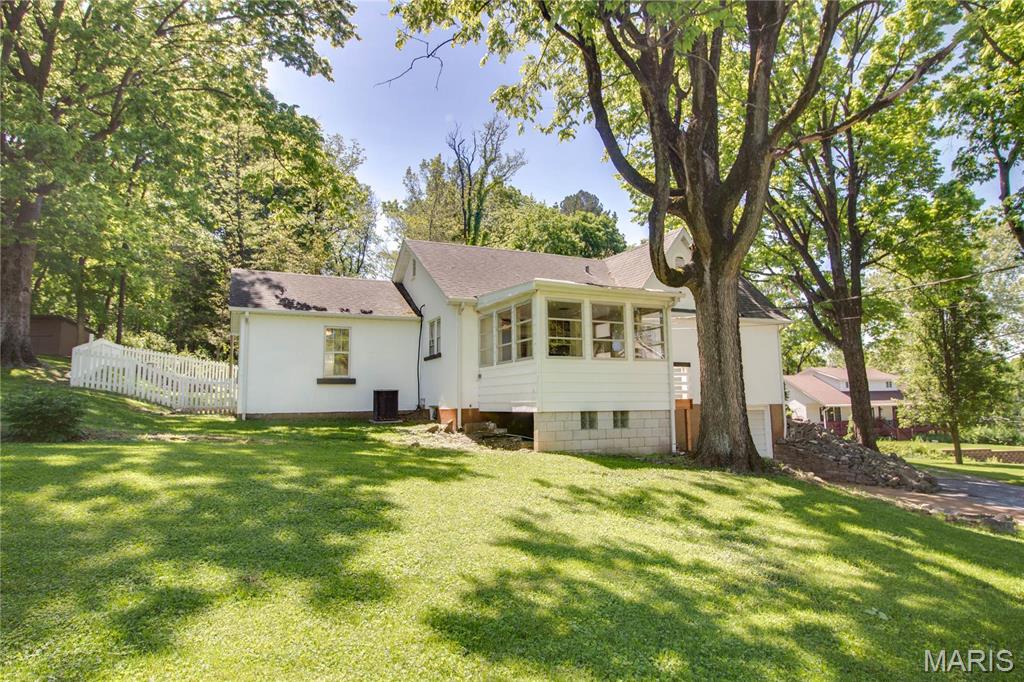 931 Sugarloaf Hill Road, Dupo, IL, 62239-1926
