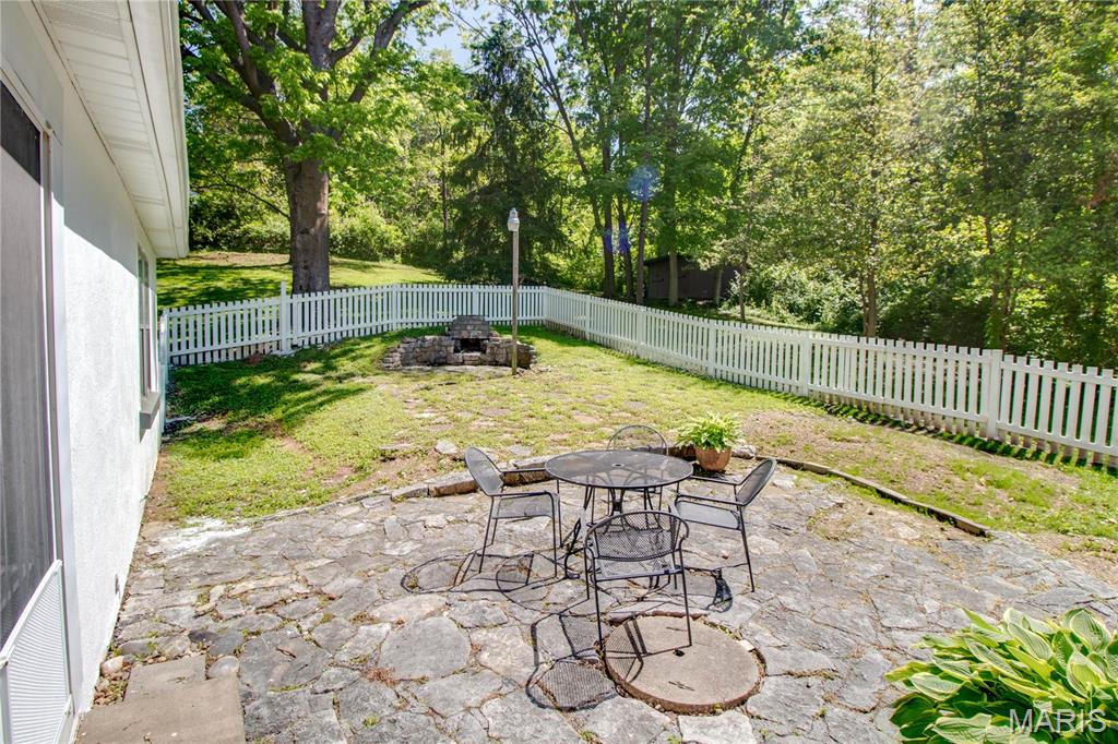 931 Sugarloaf Hill Road, Dupo, IL, 62239-1926