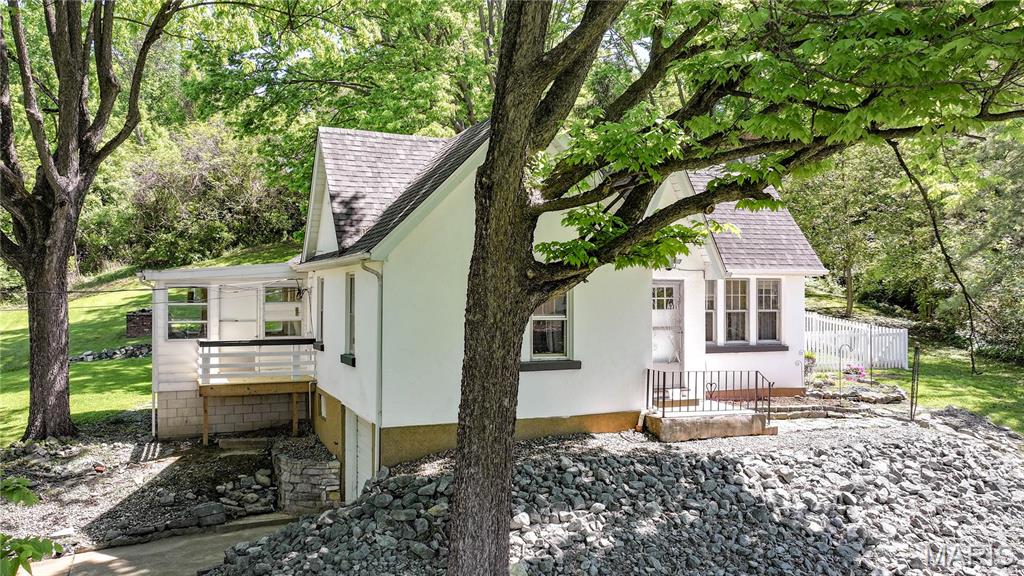 931 Sugarloaf Hill Road, Dupo, IL, 62239-1926