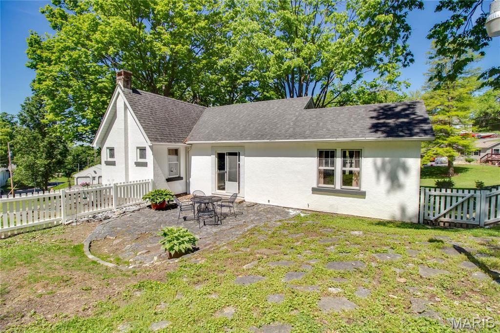 931 Sugarloaf Hill Road, Dupo, IL, 62239-1926