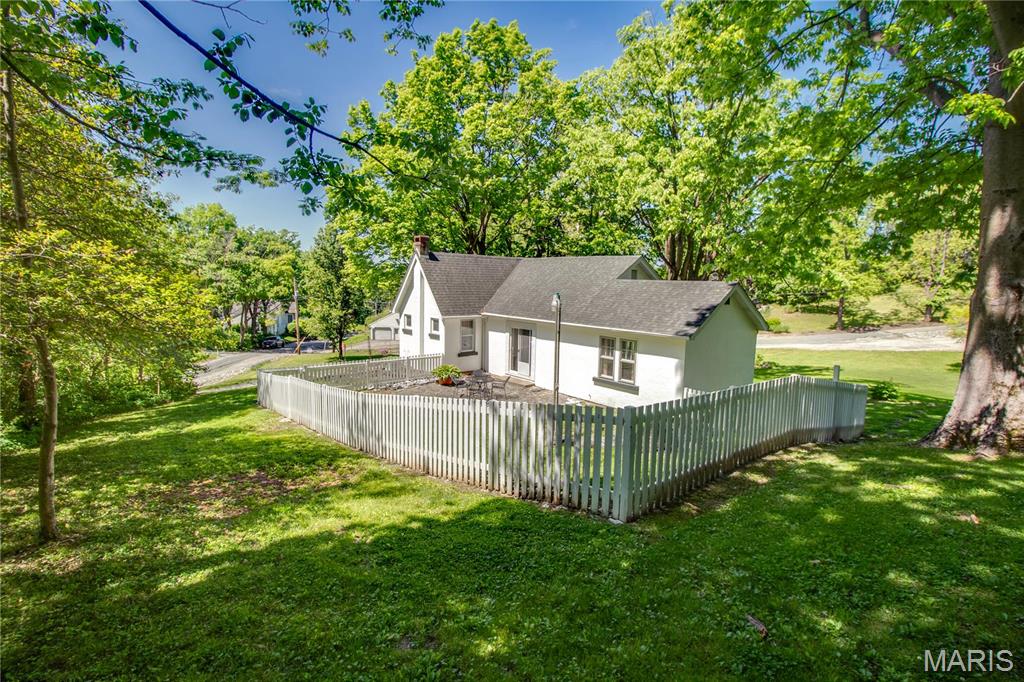 931 Sugarloaf Hill Road, Dupo, IL, 62239-1926