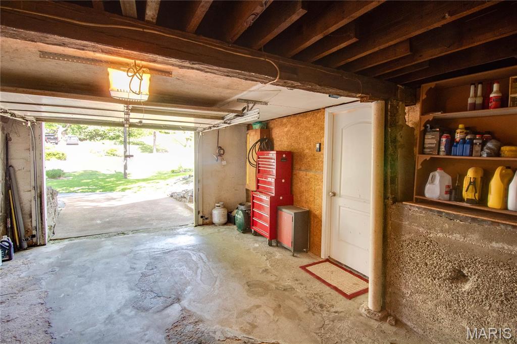 931 Sugarloaf Hill Road, Dupo, IL, 62239-1926