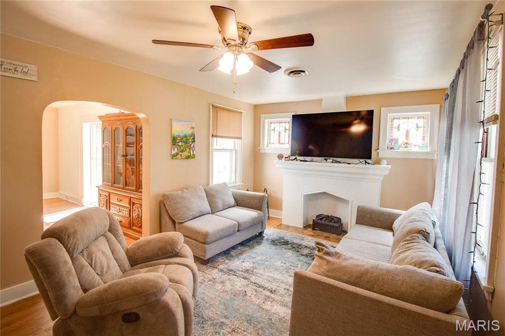 931 Sugarloaf Hill Road, Dupo, IL, 62239-1926