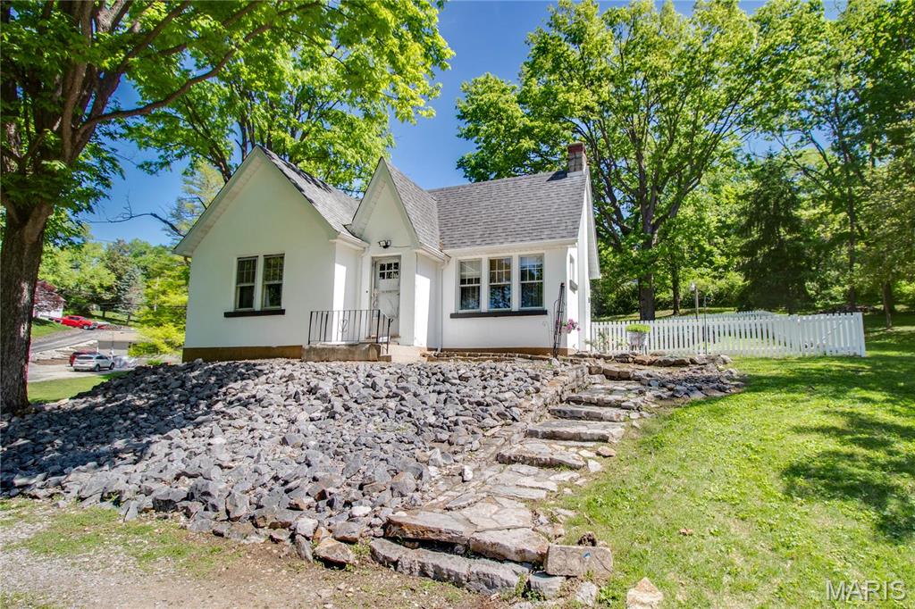931 Sugarloaf Hill Road, Dupo, IL, 62239-1926