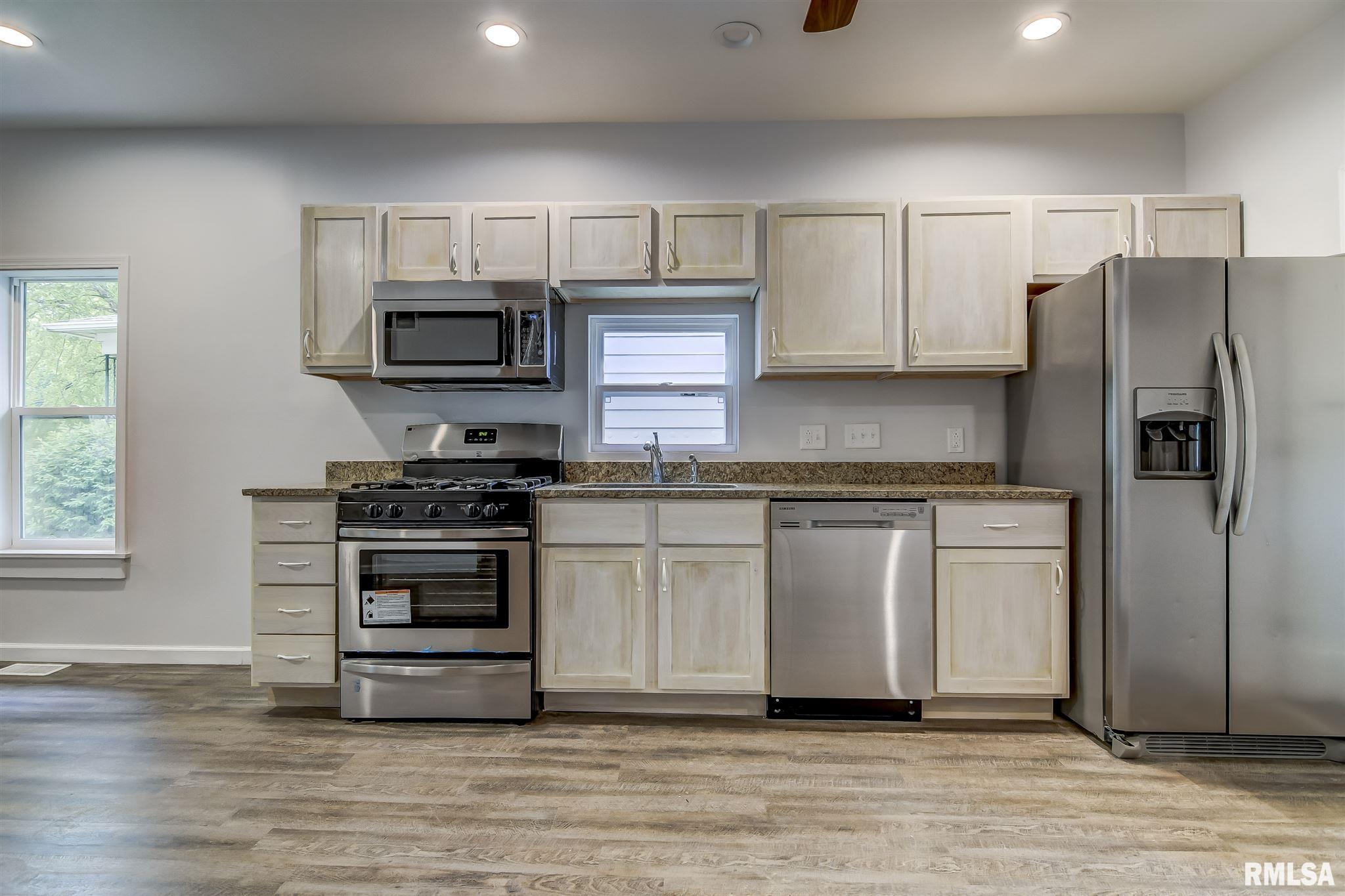 1652 W Capitol Avenue, Springfield, IL, 62704