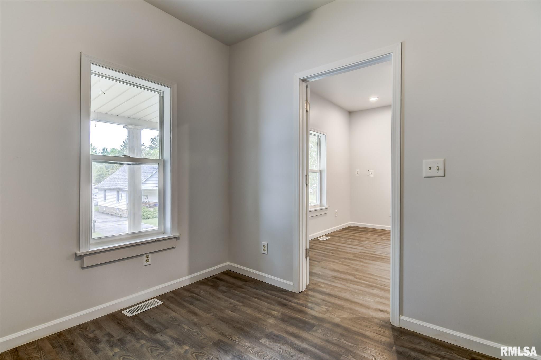 1652 W Capitol Avenue, Springfield, IL, 62704