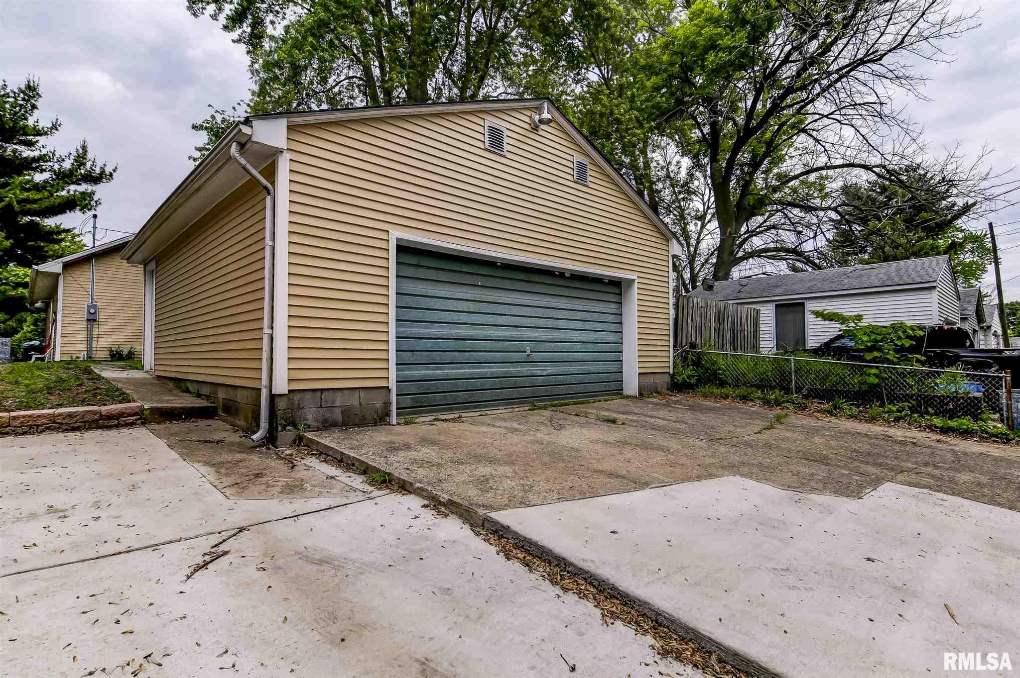 1652 W Capitol Avenue, Springfield, IL, 62704