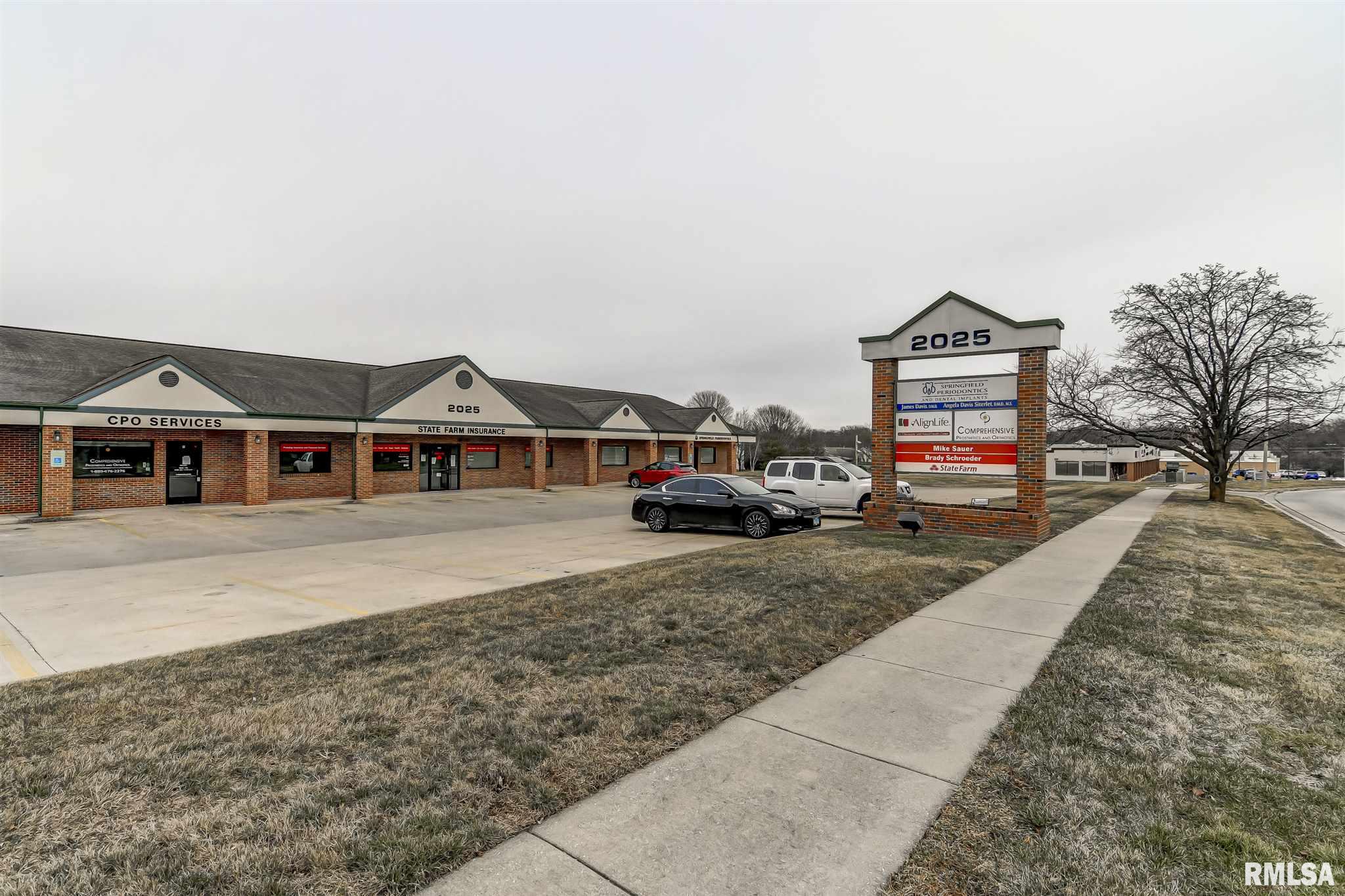 2025 W Iles Avenue, Springfield, IL 62704