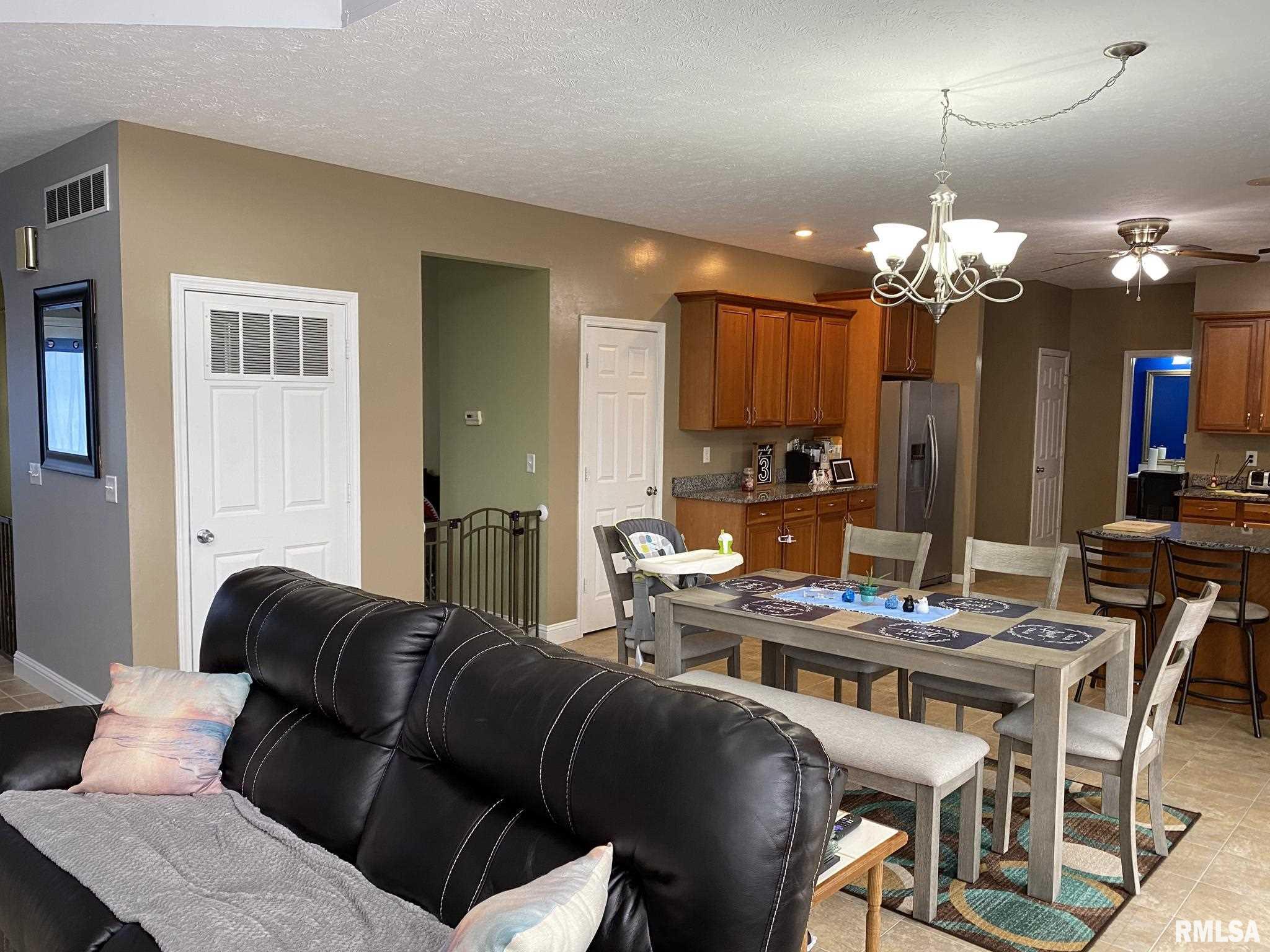 325 Podres Lane, Chatham, IL, 62629
