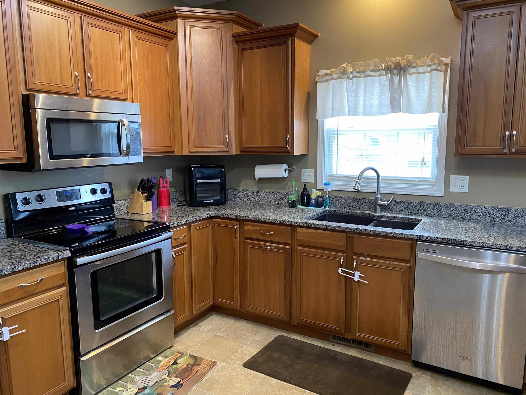 325 Podres Lane, Chatham, IL, 62629