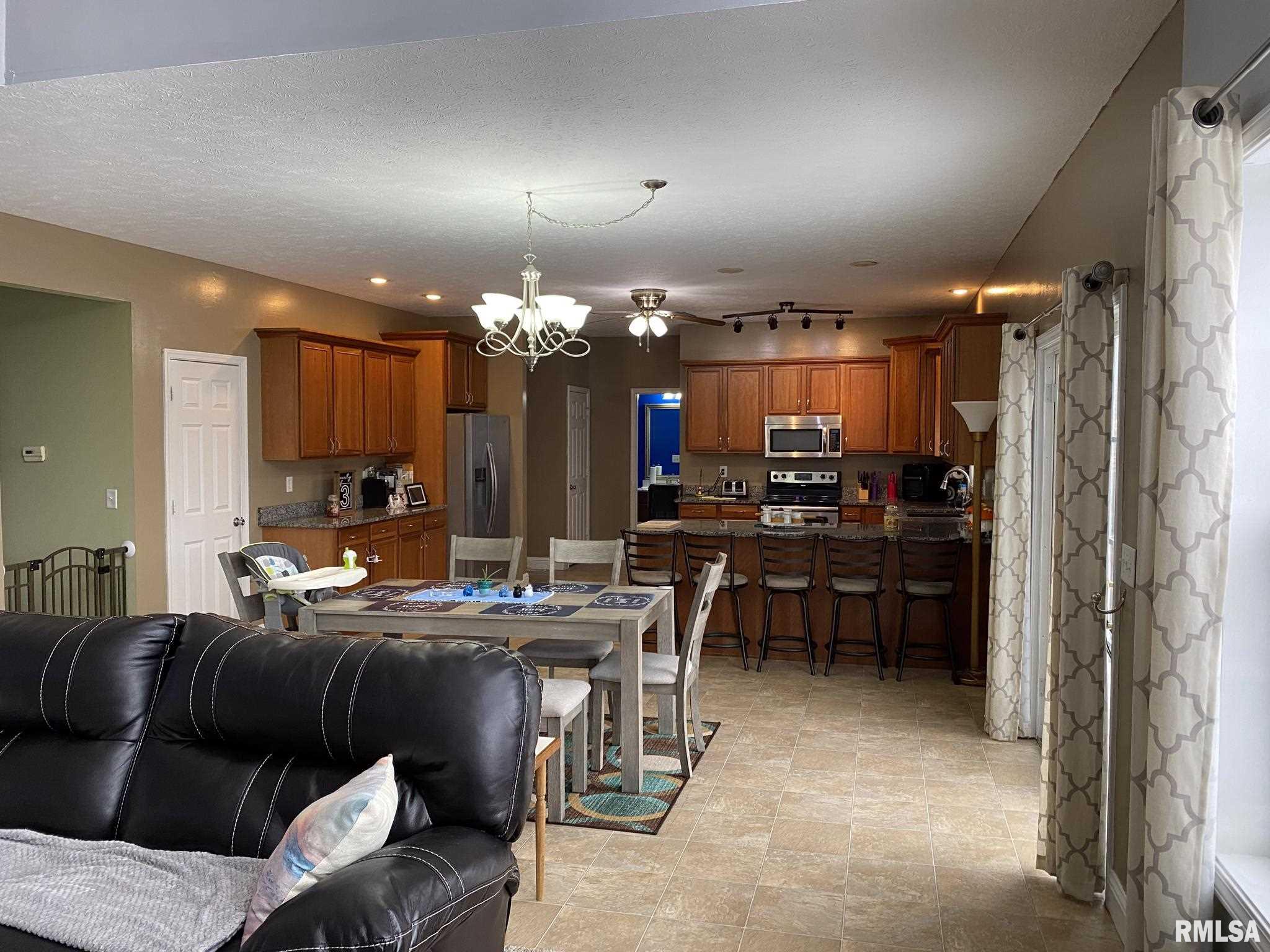 325 Podres Lane, Chatham, IL, 62629