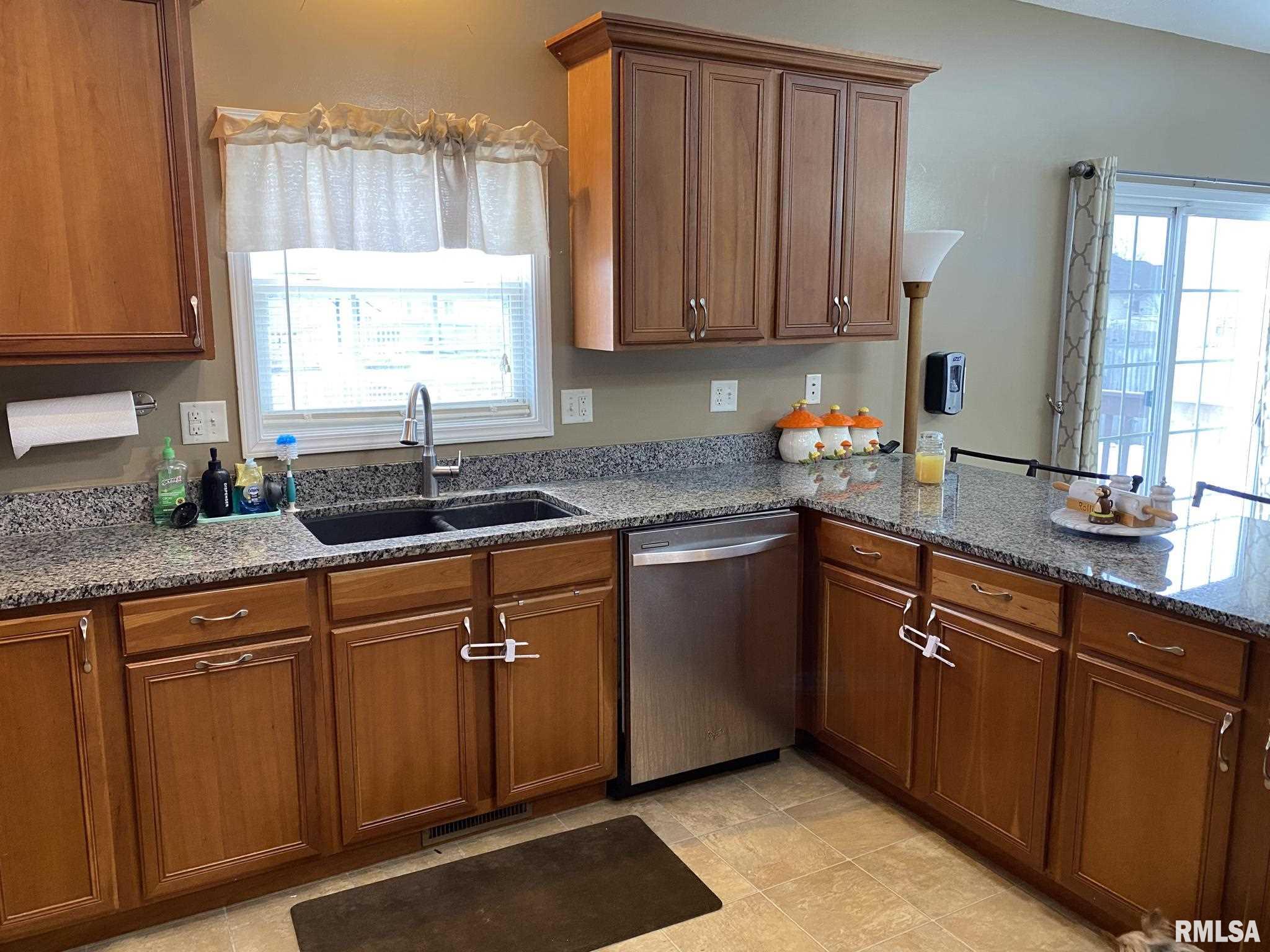 325 Podres Lane, Chatham, IL, 62629