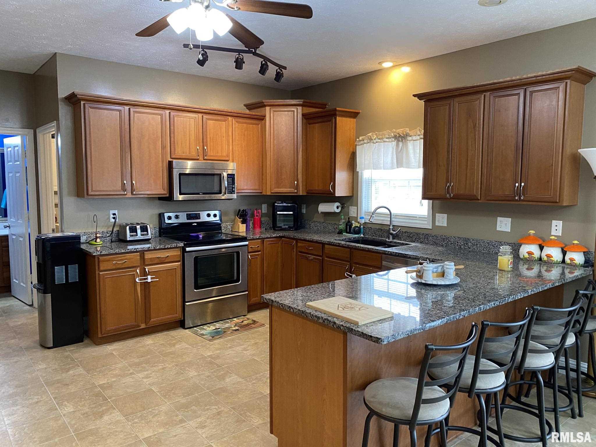 325 Podres Lane, Chatham, IL, 62629
