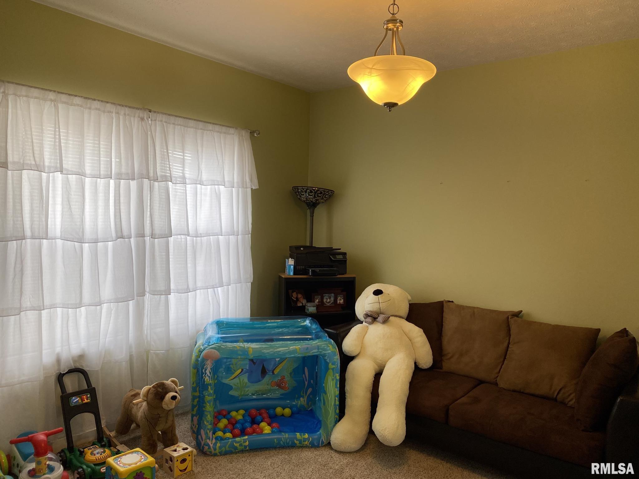 325 Podres Lane, Chatham, IL, 62629