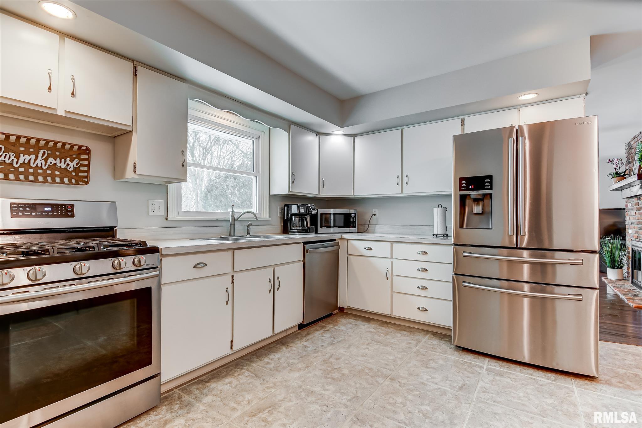 2336 Grinnell Drive, Springfield, IL, 62704