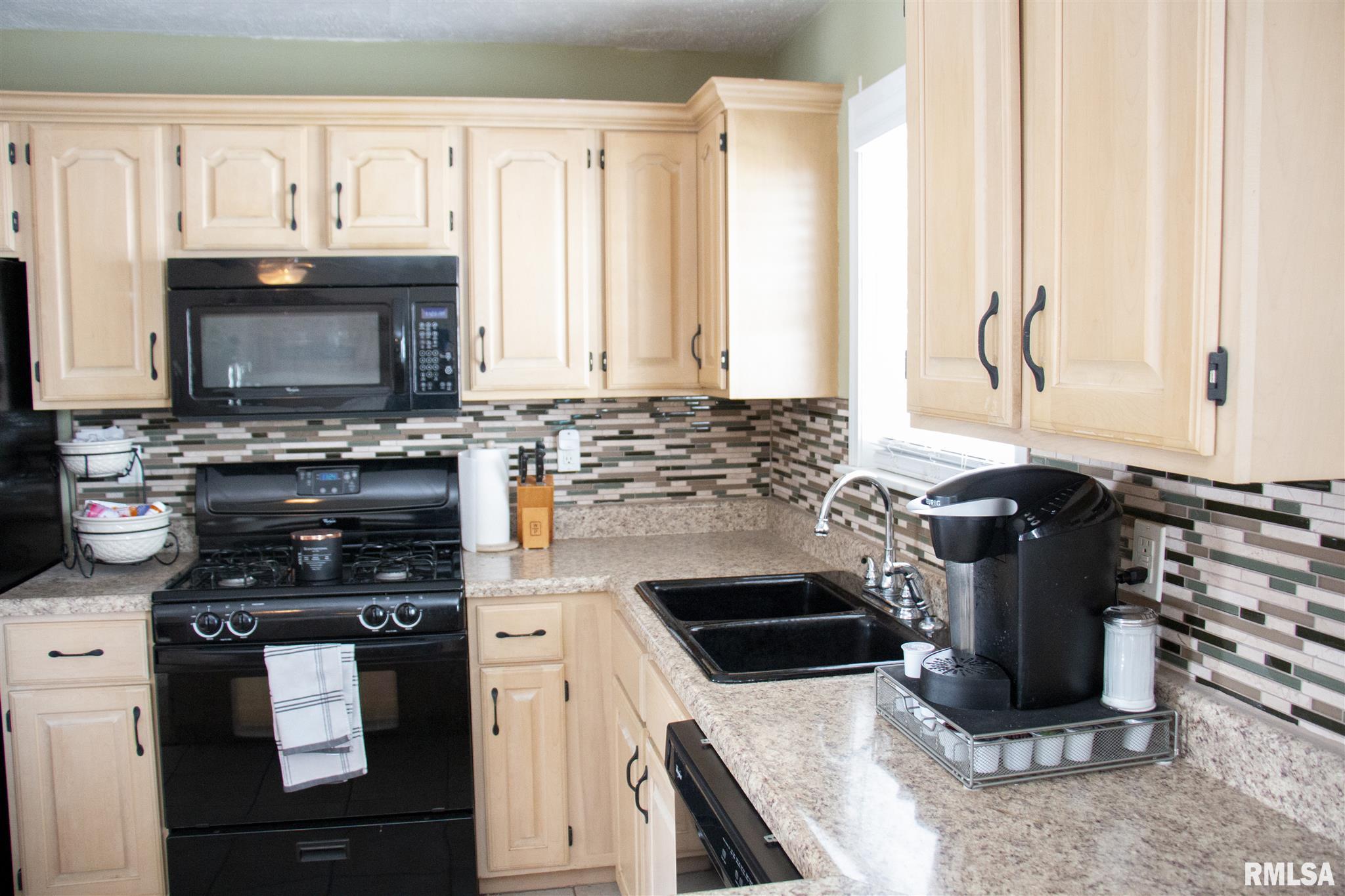 707 N Bitterroot Court, Athens, IL, 62613
