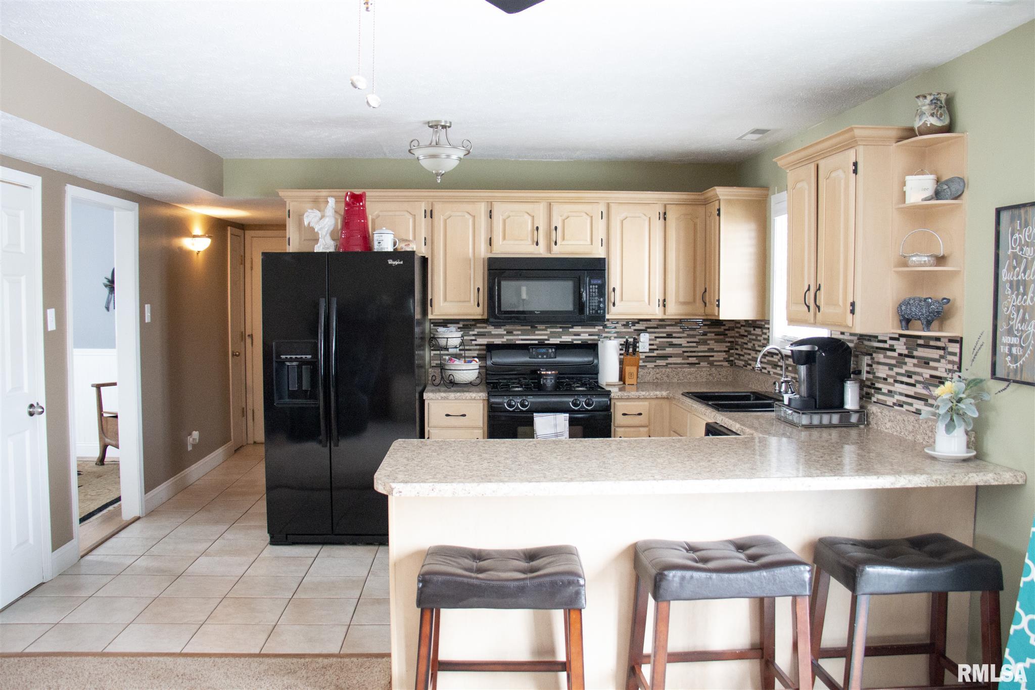 707 N Bitterroot Court, Athens, IL, 62613