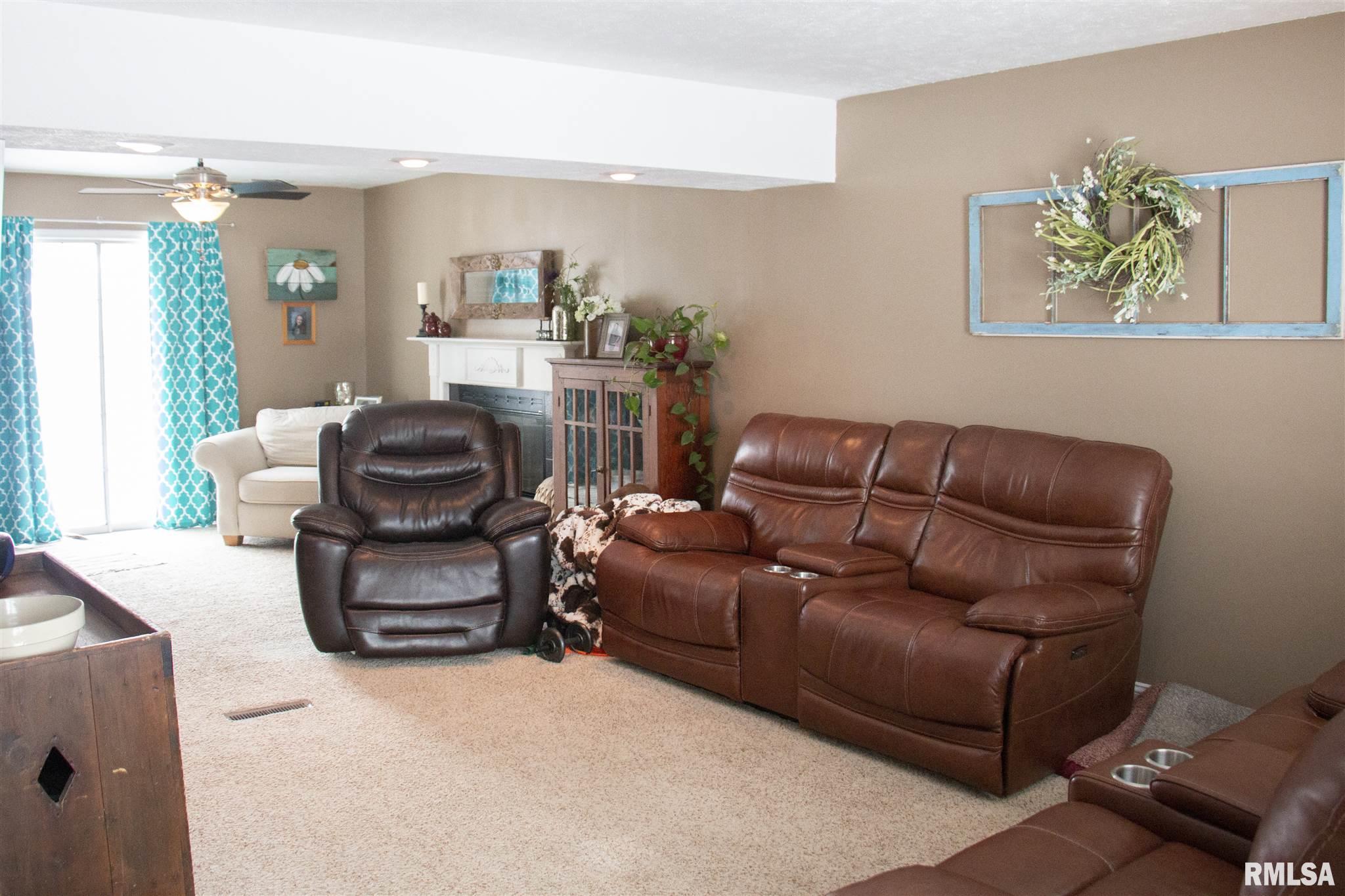 707 N Bitterroot Court, Athens, IL, 62613
