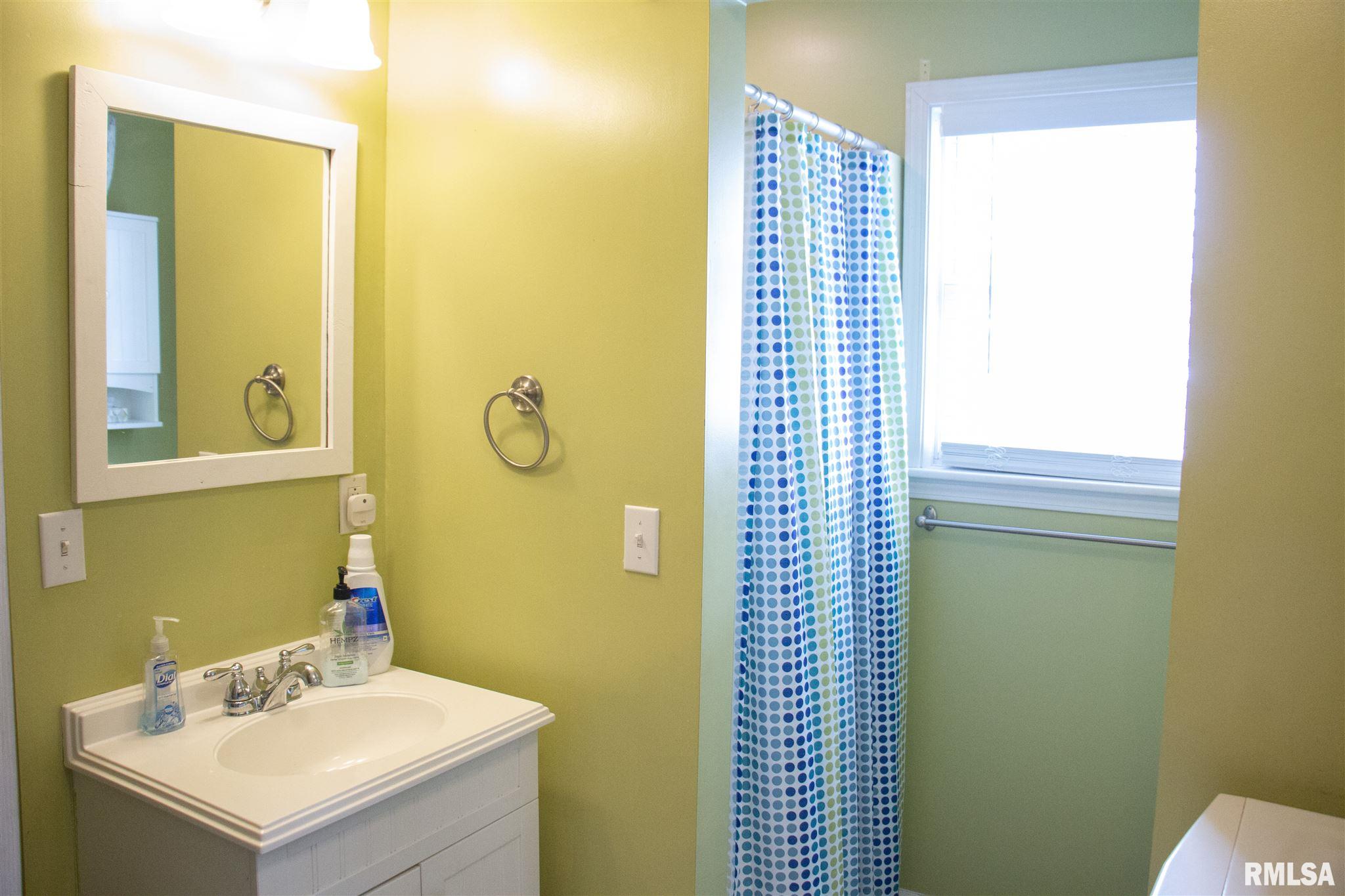 707 N Bitterroot Court, Athens, IL, 62613