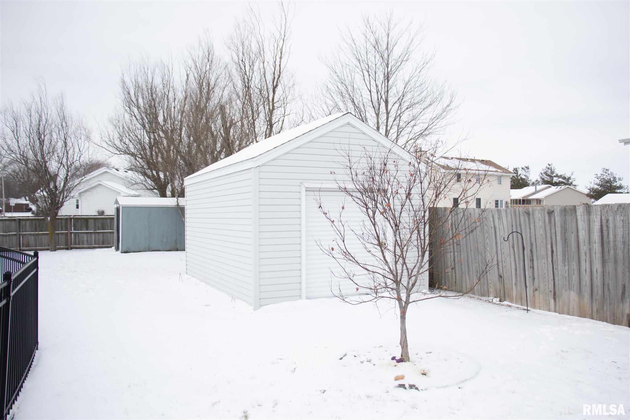 707 N Bitterroot Court, Athens, IL, 62613