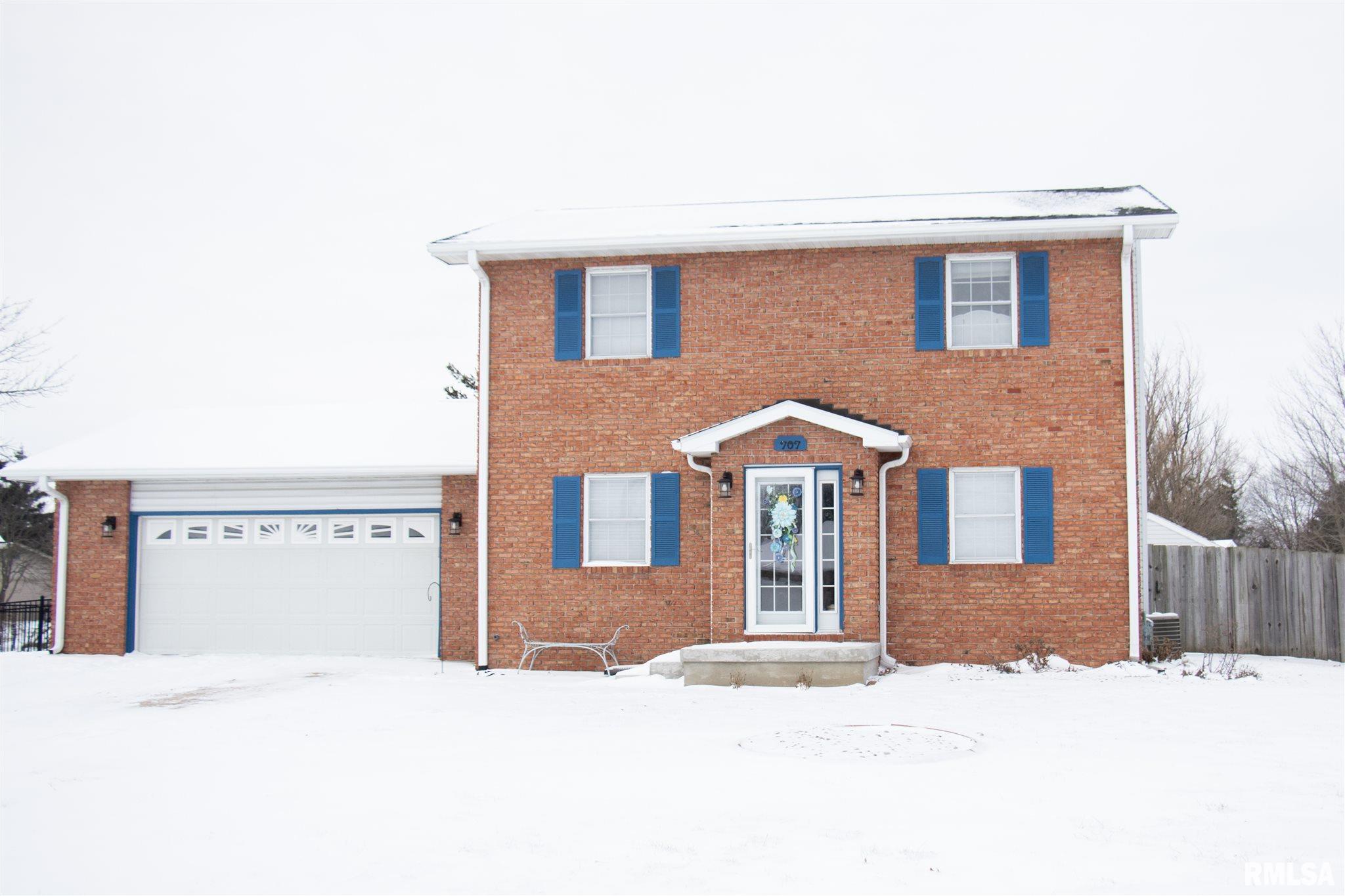 707 N Bitterroot Court, Athens, IL 62613