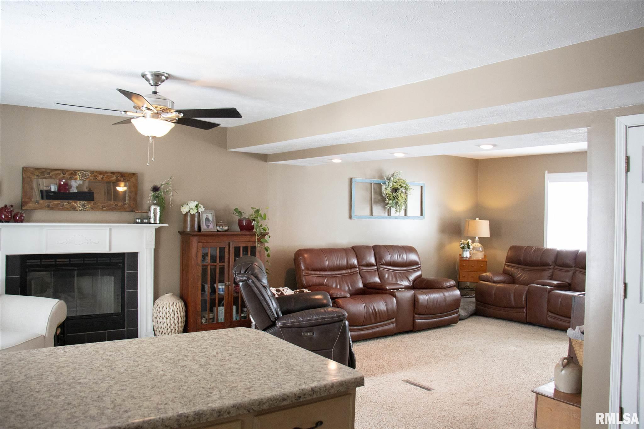 707 N Bitterroot Court, Athens, IL, 62613