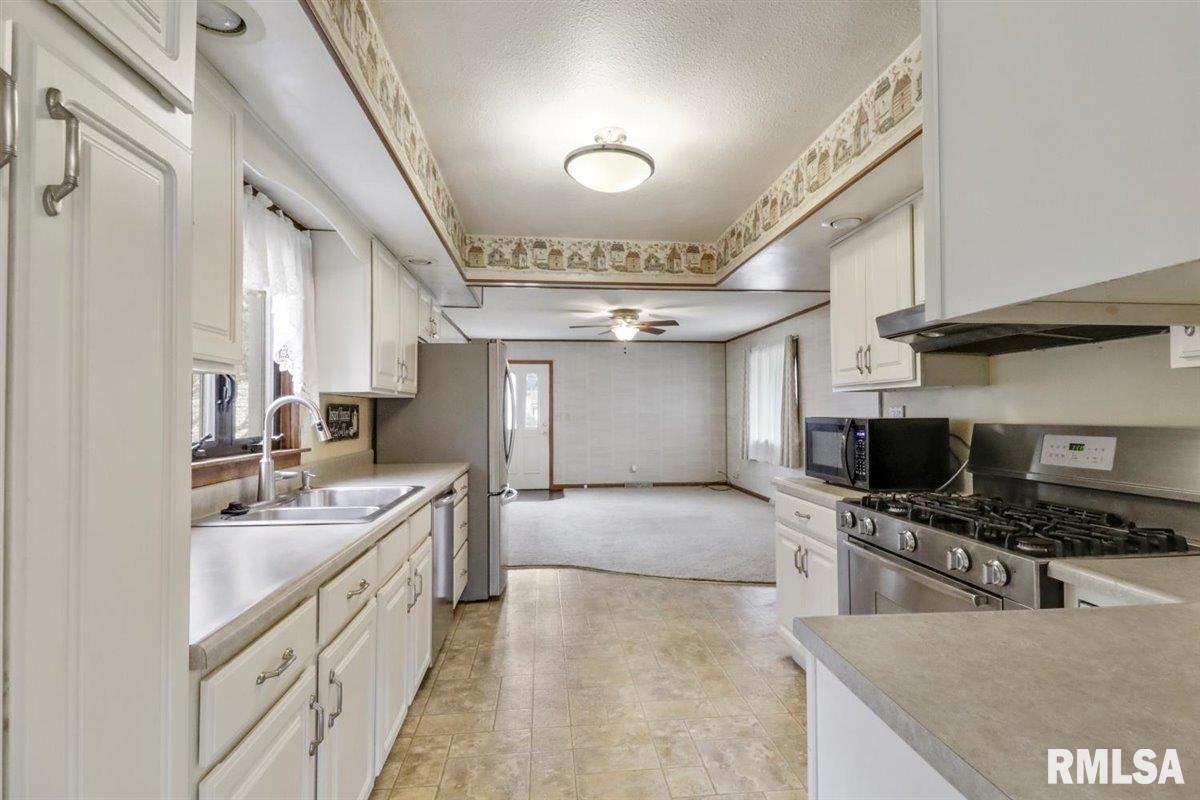 1813 Black Avenue, Springfield, IL, 62702