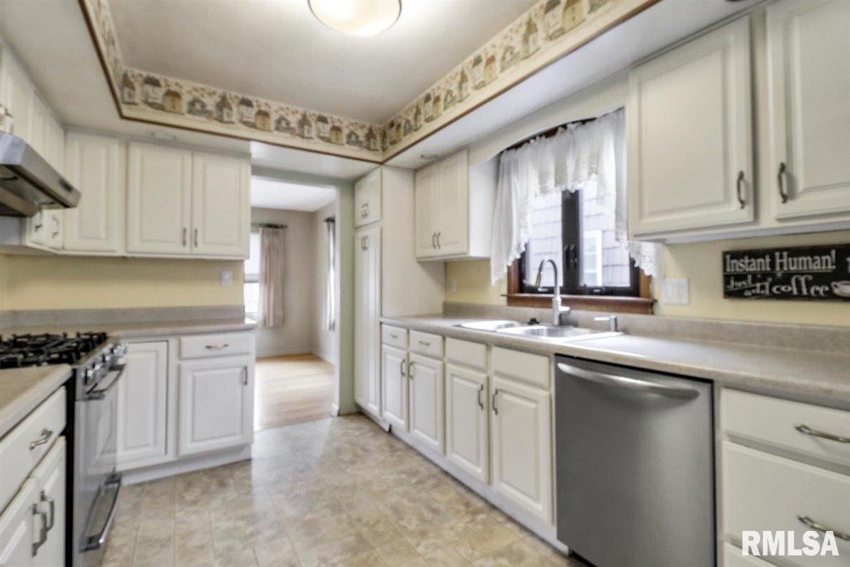 1813 Black Avenue, Springfield, IL, 62702