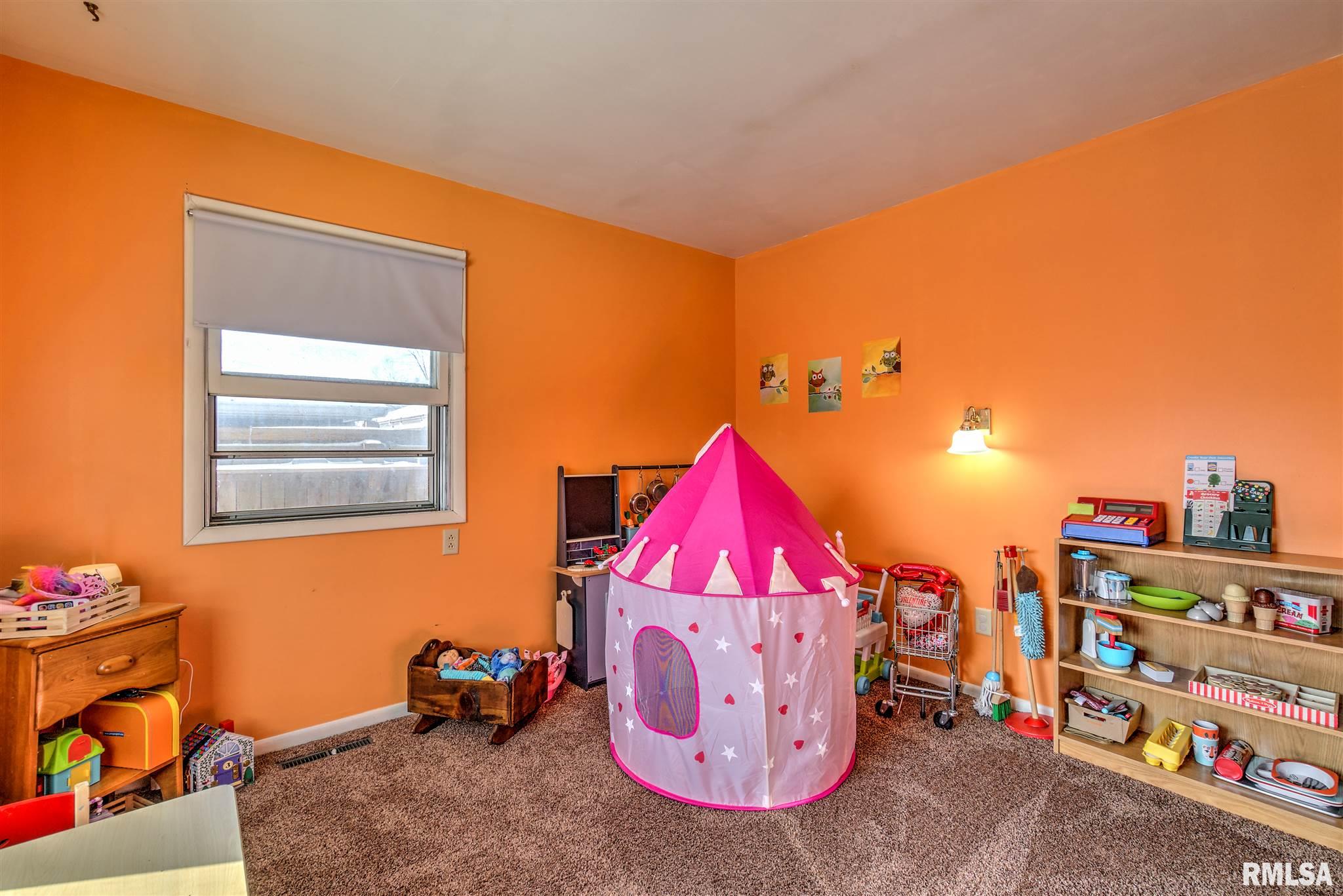 1720 W Iles Avenue, Springfield, IL, 62704-4833