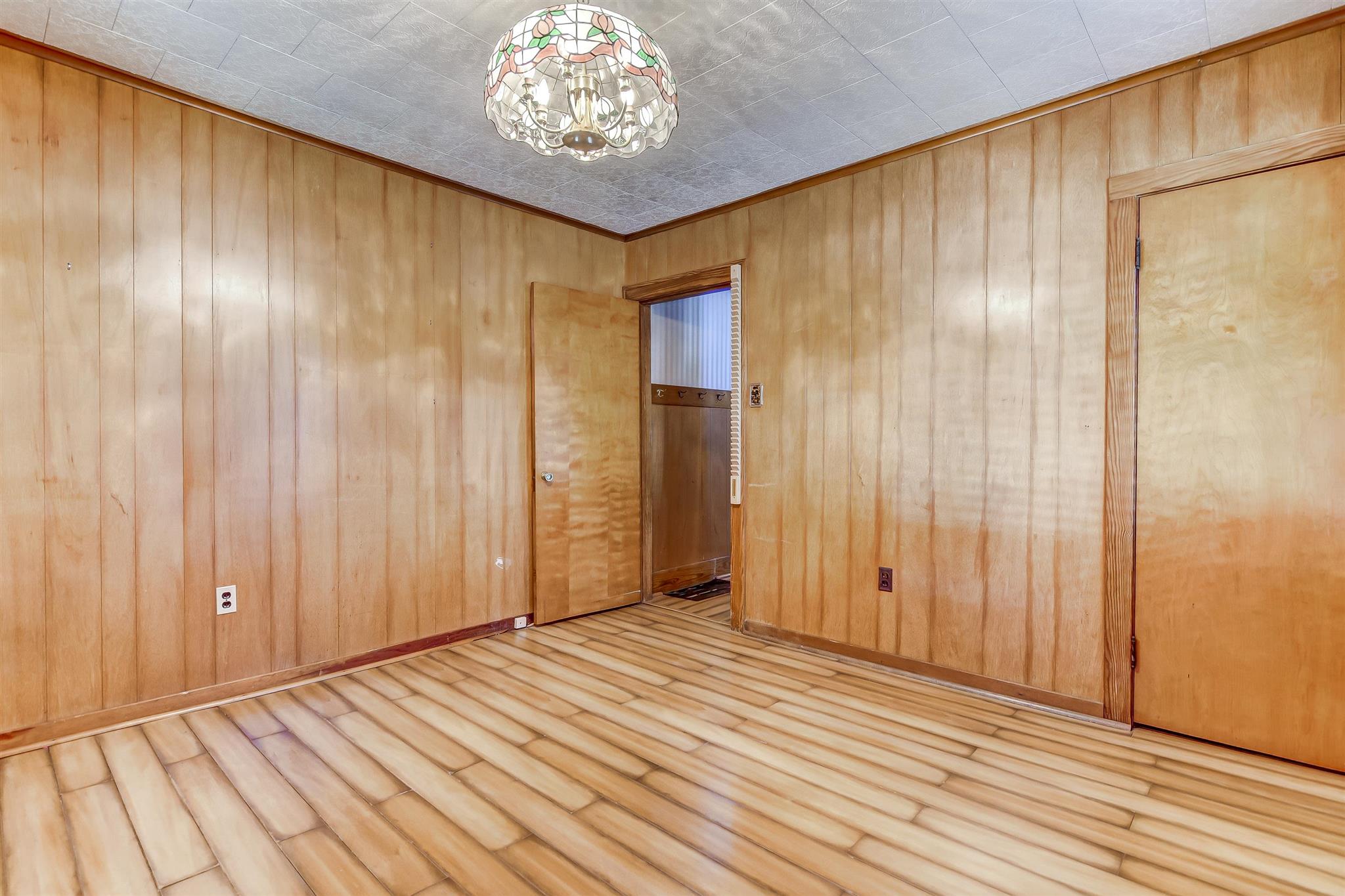 2033 S 4Th Street, Springfield, IL, 62703