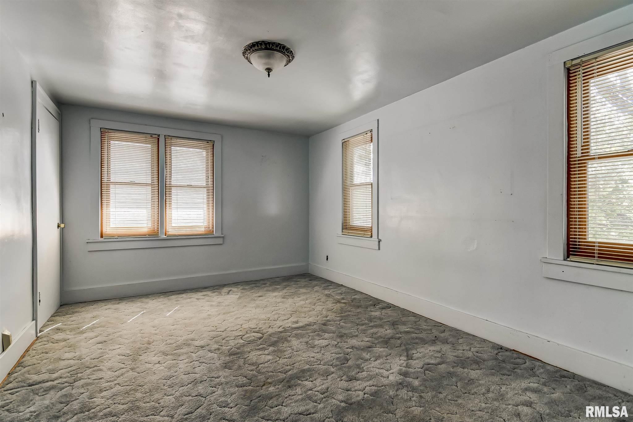 2033 S 4Th Street, Springfield, IL, 62703
