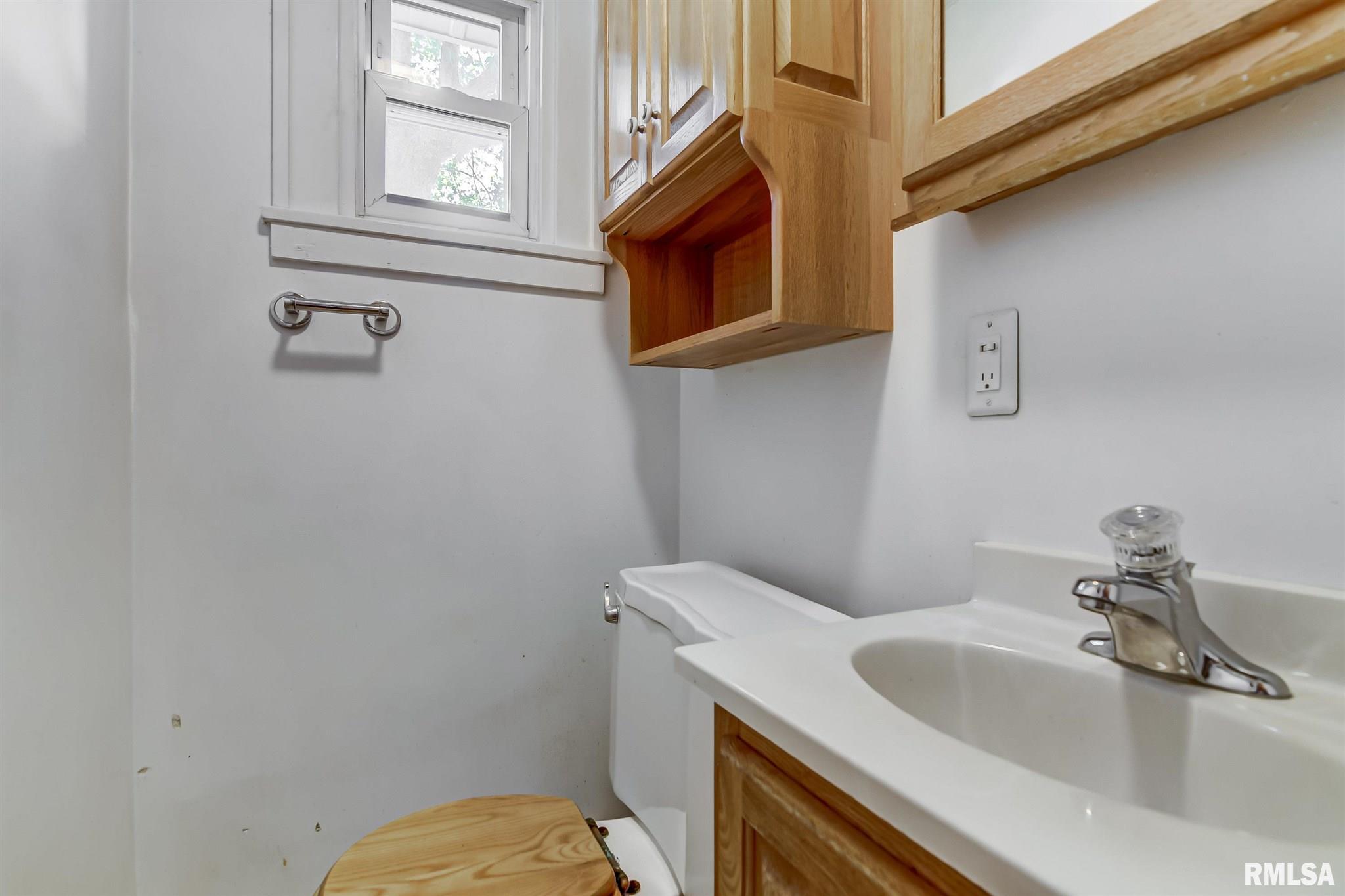 2033 S 4Th Street, Springfield, IL, 62703