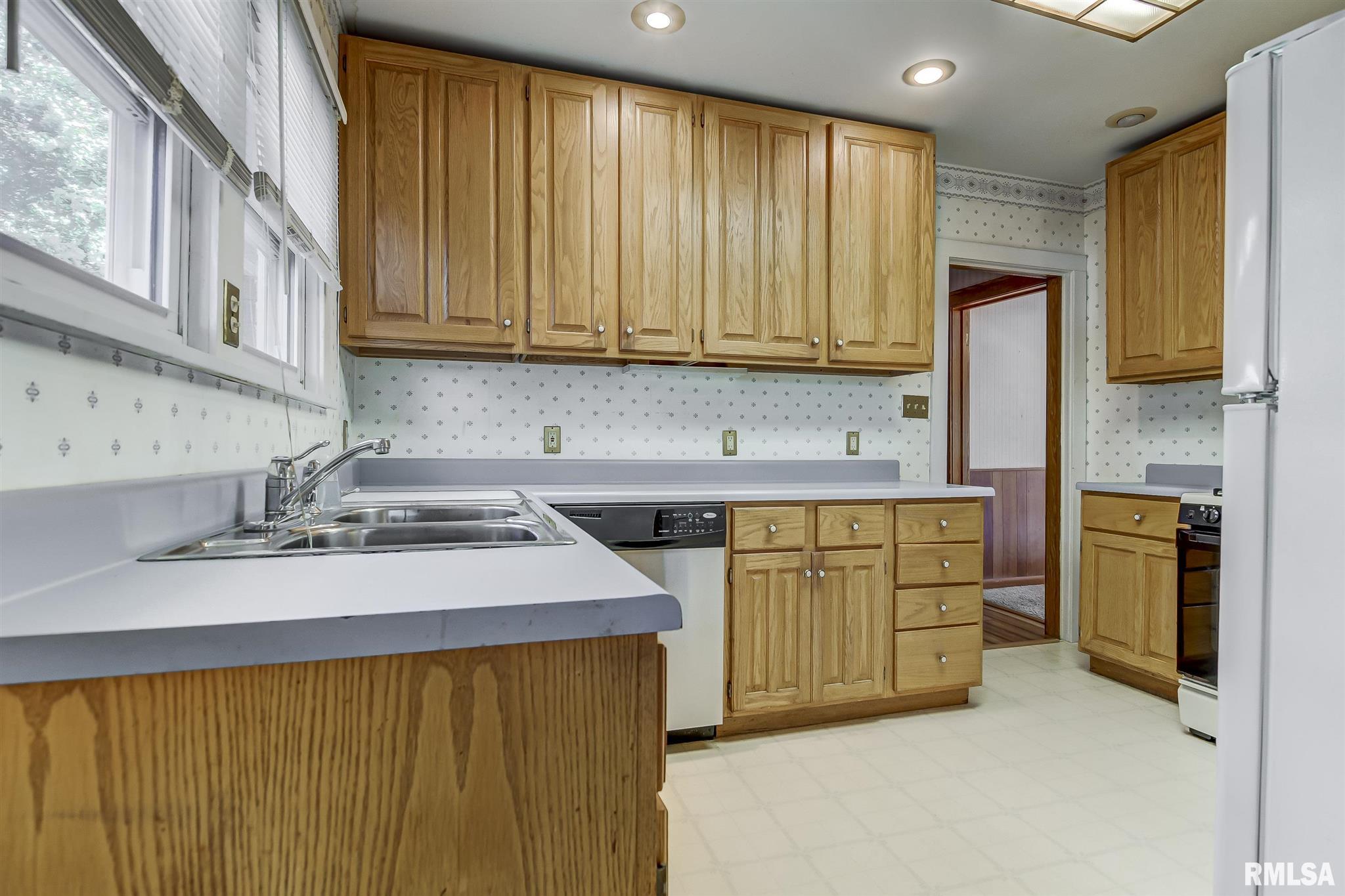 2033 S 4Th Street, Springfield, IL, 62703