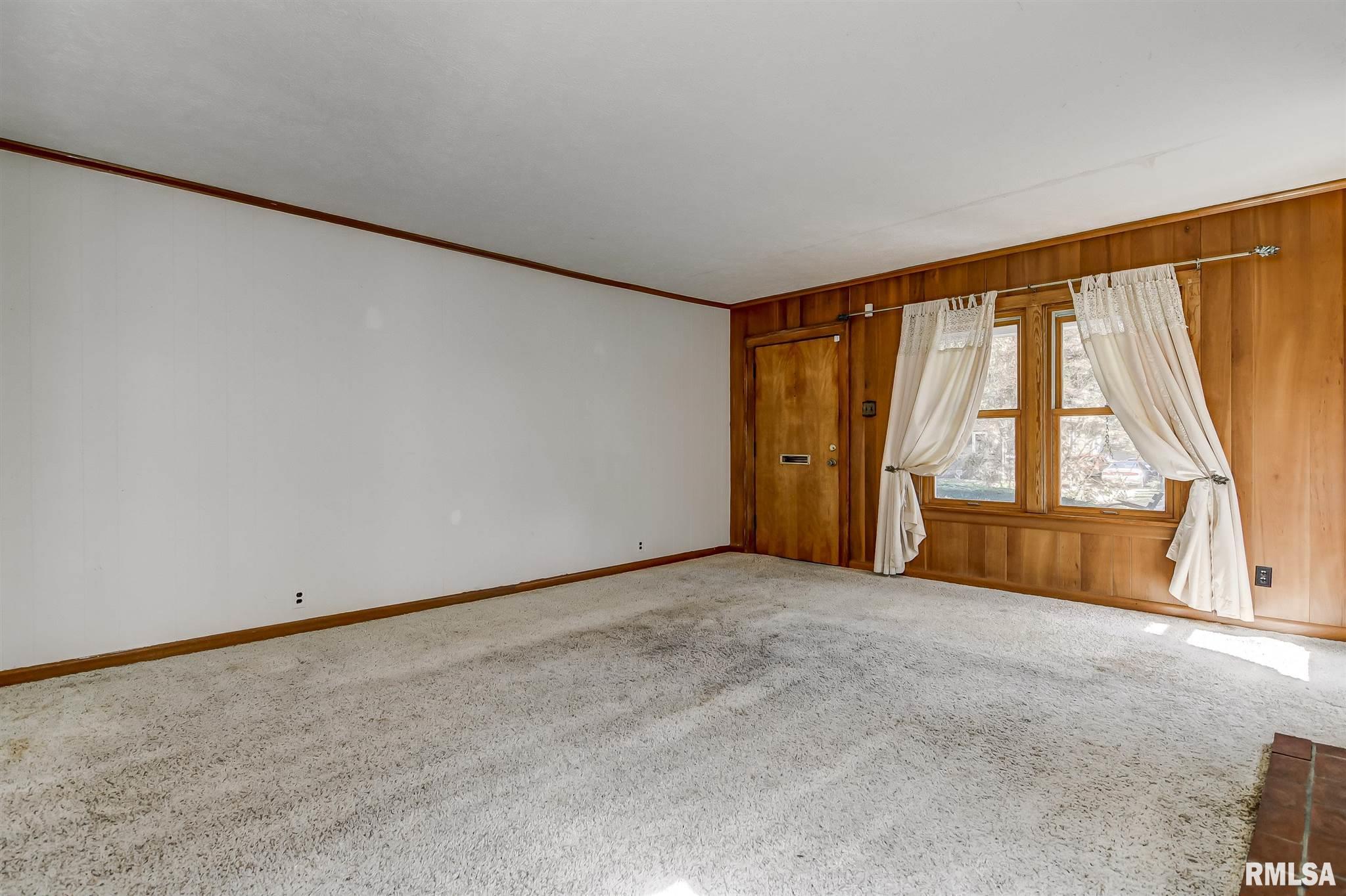 2033 S 4Th Street, Springfield, IL, 62703