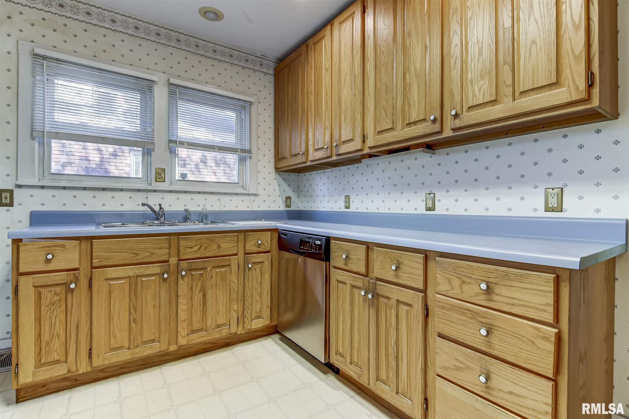 2033 S 4Th Street, Springfield, IL, 62703