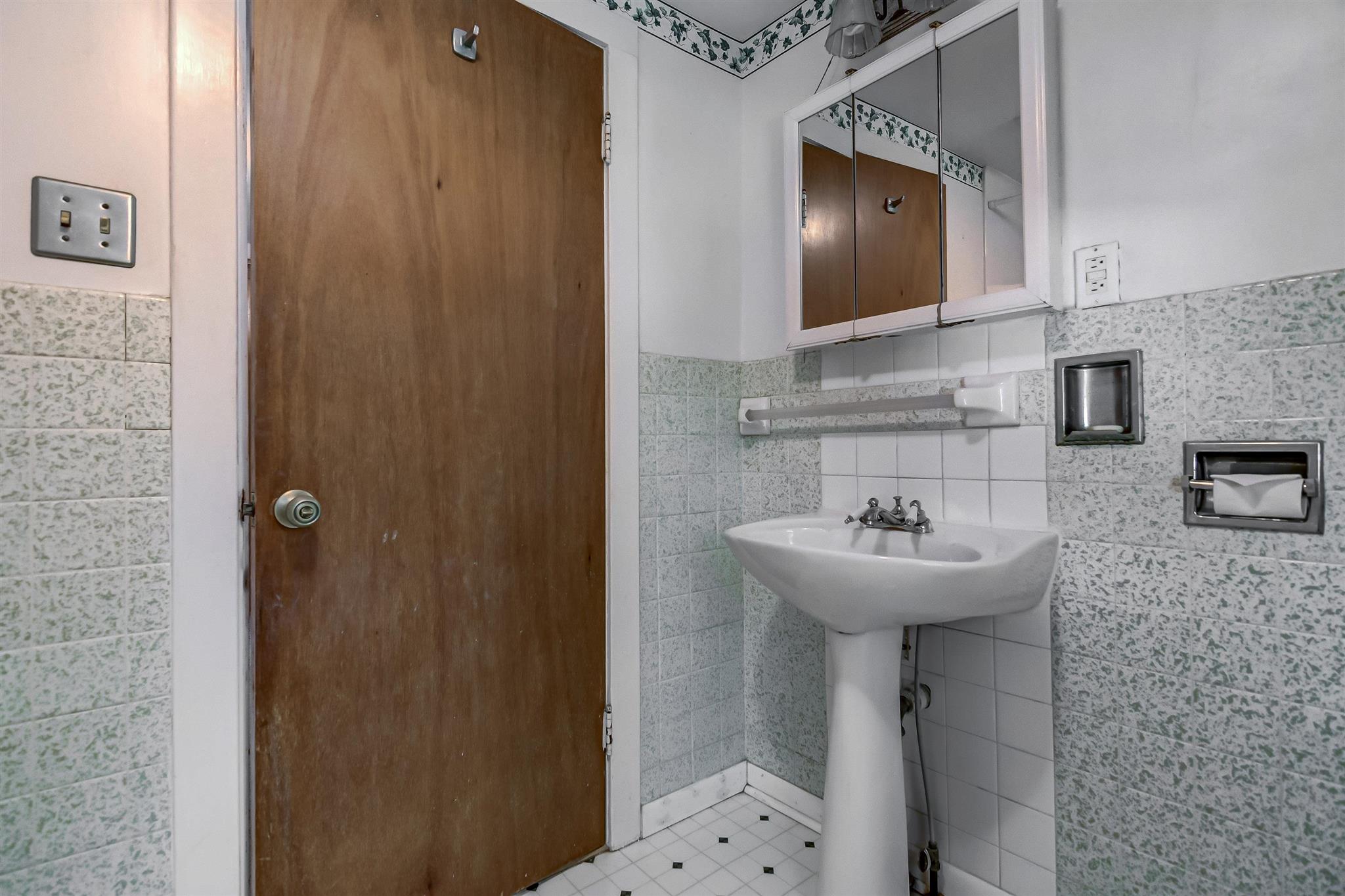 2033 S 4Th Street, Springfield, IL, 62703