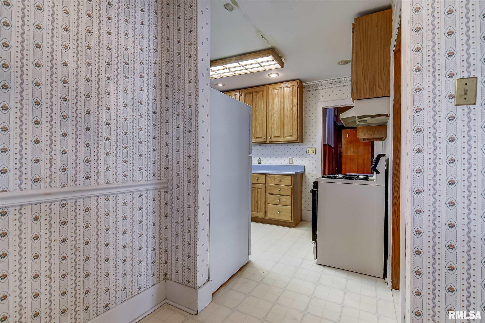2033 S 4Th Street, Springfield, IL, 62703