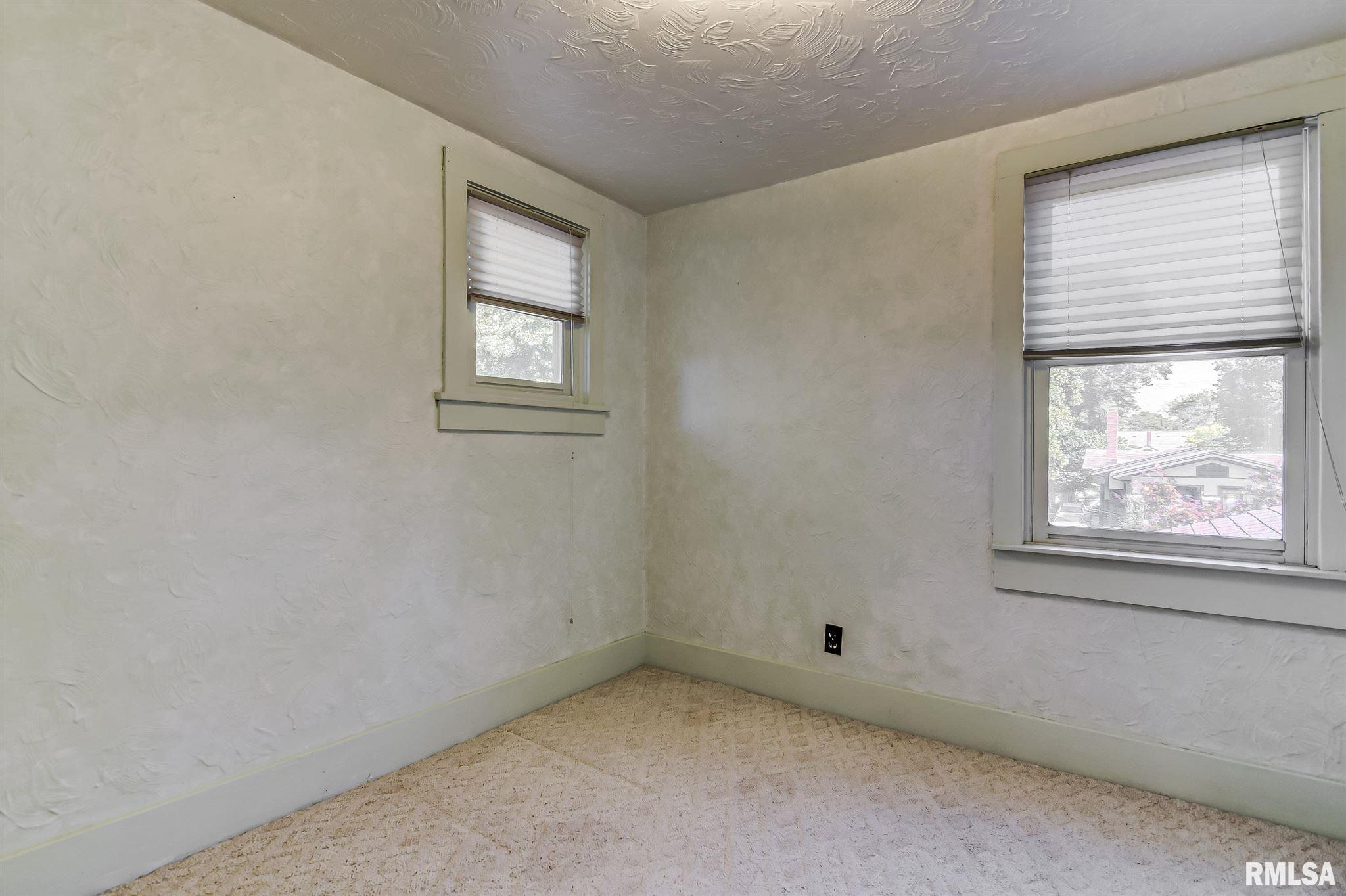 2033 S 4Th Street, Springfield, IL, 62703