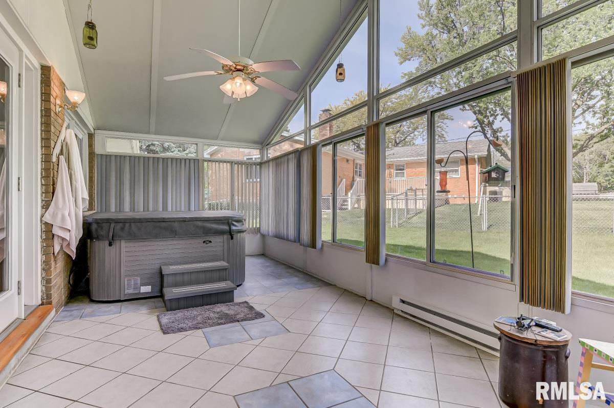 1 Oakhaven Road, Sherman, IL, 62684