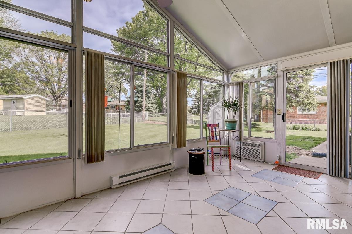 1 Oakhaven Road, Sherman, IL, 62684