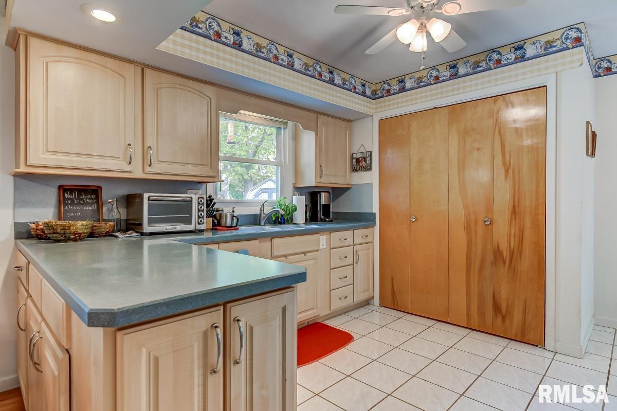 1 Oakhaven Road, Sherman, IL, 62684