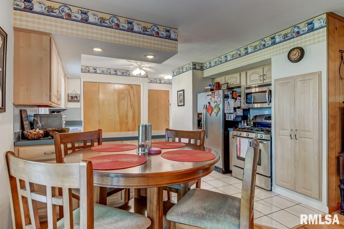 1 Oakhaven Road, Sherman, IL, 62684
