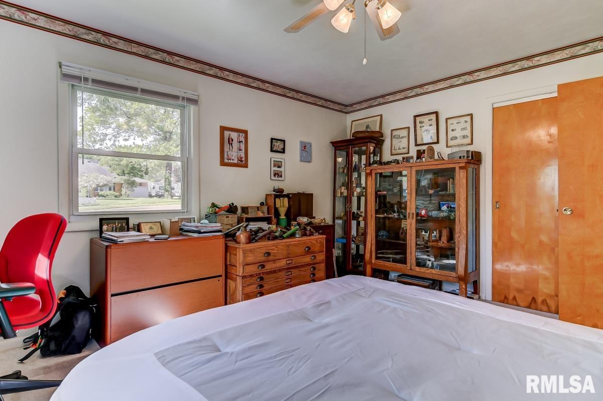 1 Oakhaven Road, Sherman, IL, 62684