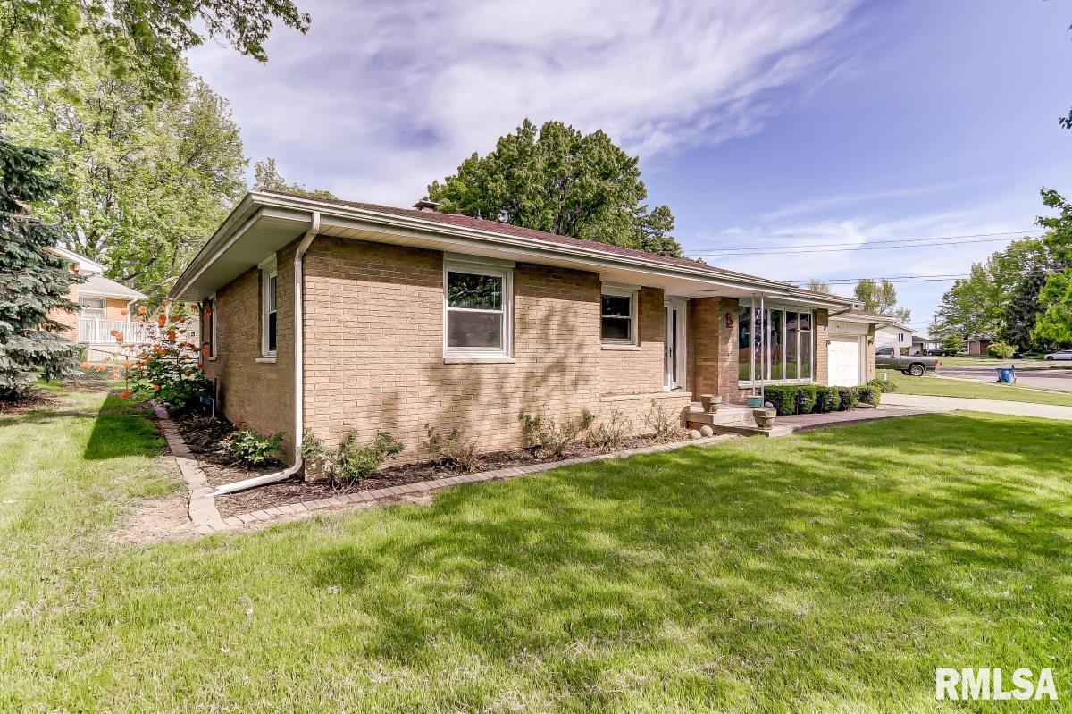 1 Oakhaven Road, Sherman, IL, 62684