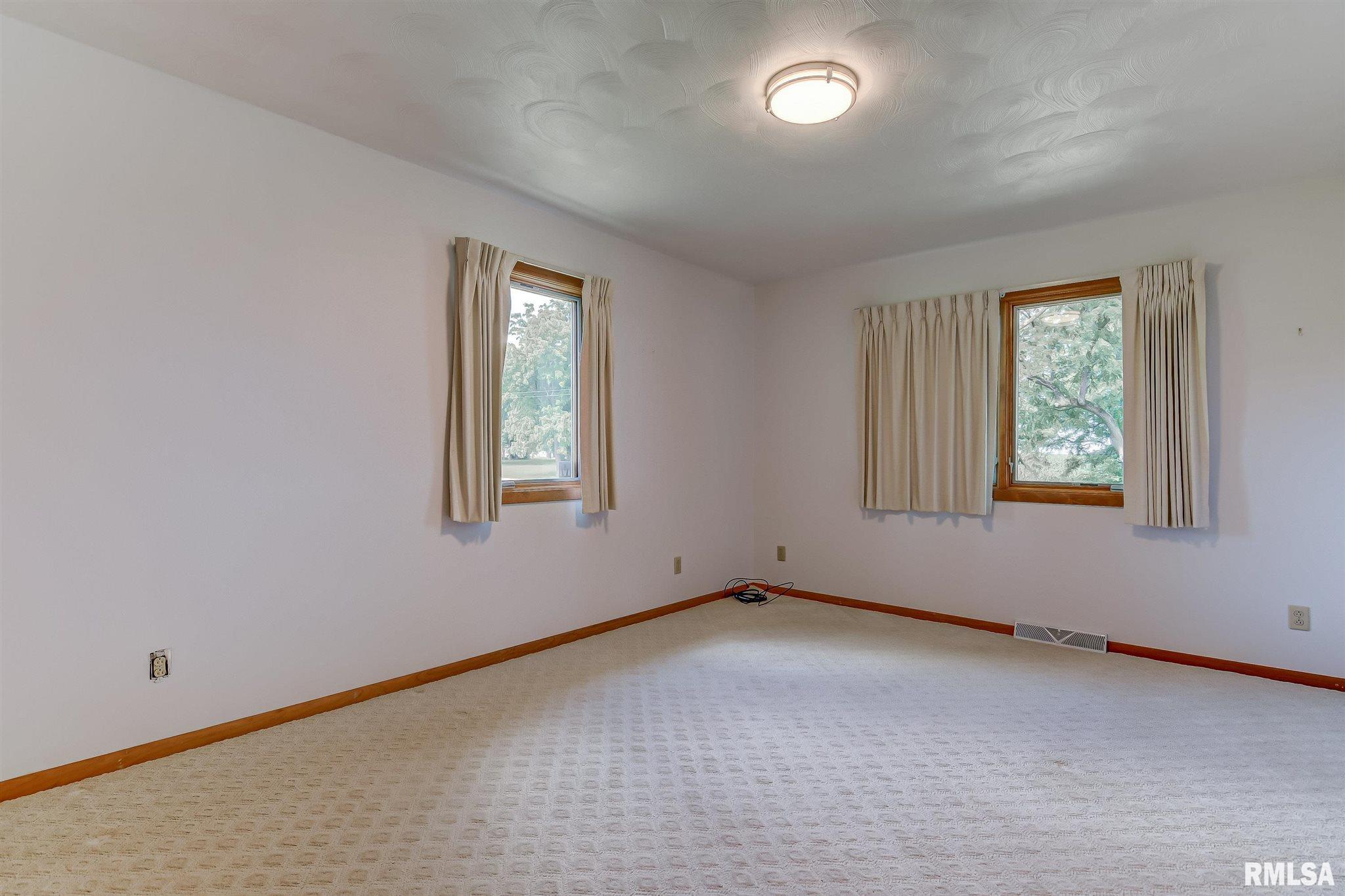 1650 Mcqueen Road, Pleasant Plains, IL, 62677