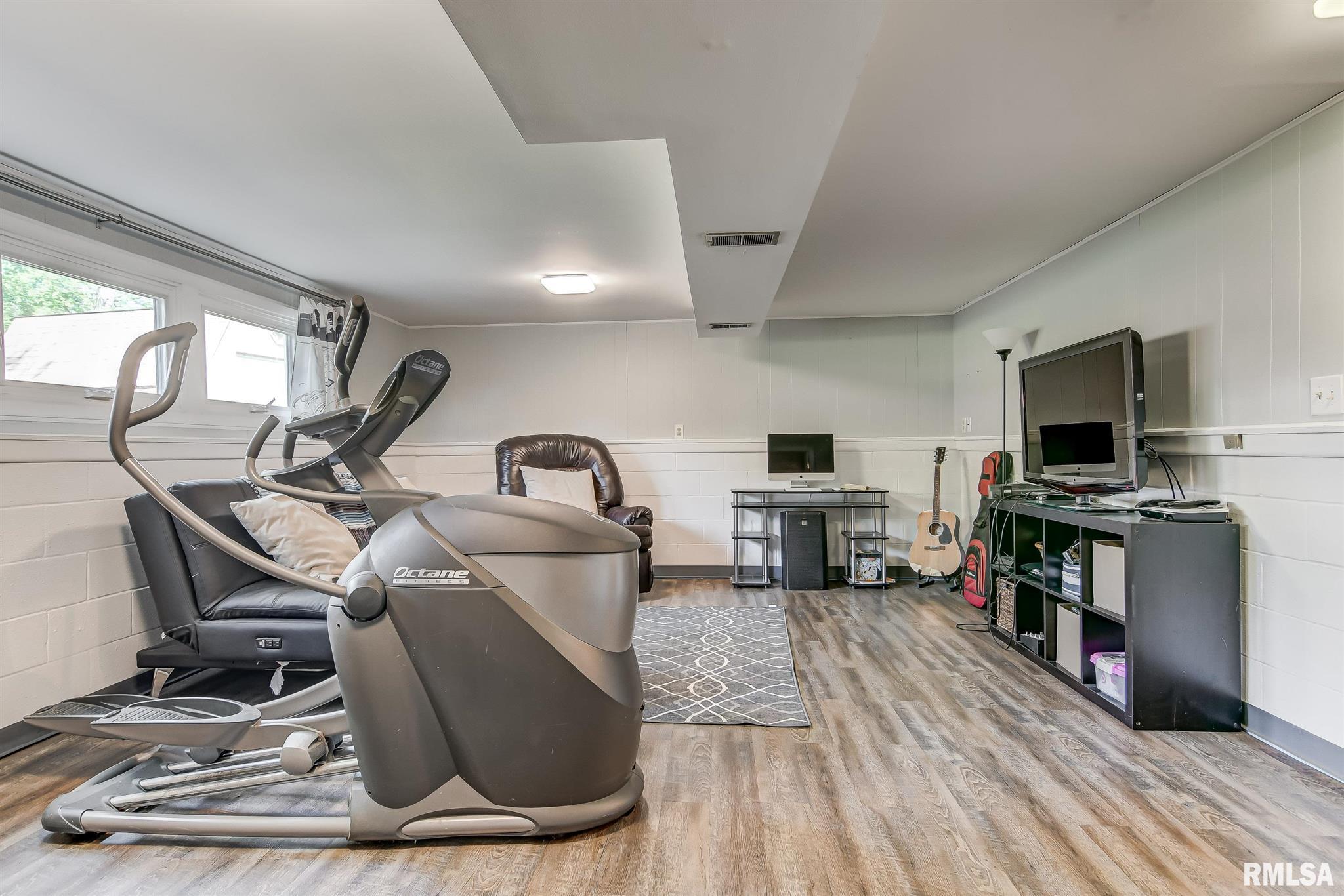 121 Andover Drive, Springfield, IL, 62704