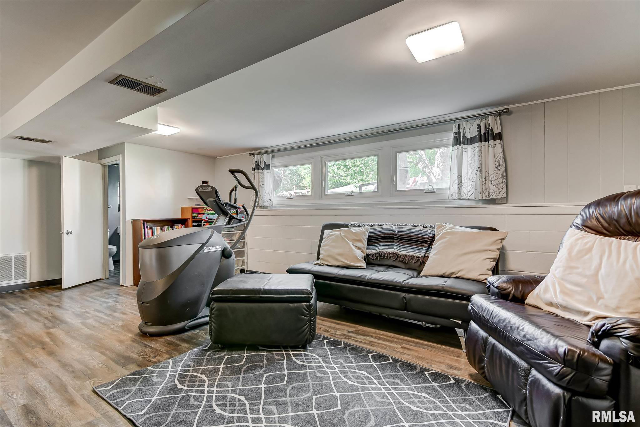 121 Andover Drive, Springfield, IL, 62704