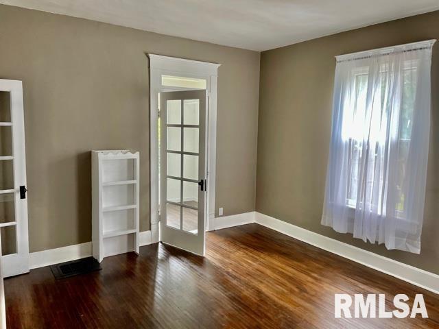 712 S 9Th Street, Petersburg, IL, 62675