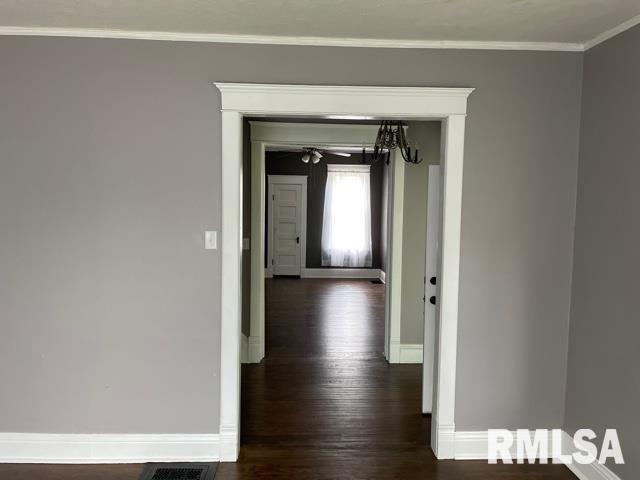 712 S 9Th Street, Petersburg, IL, 62675
